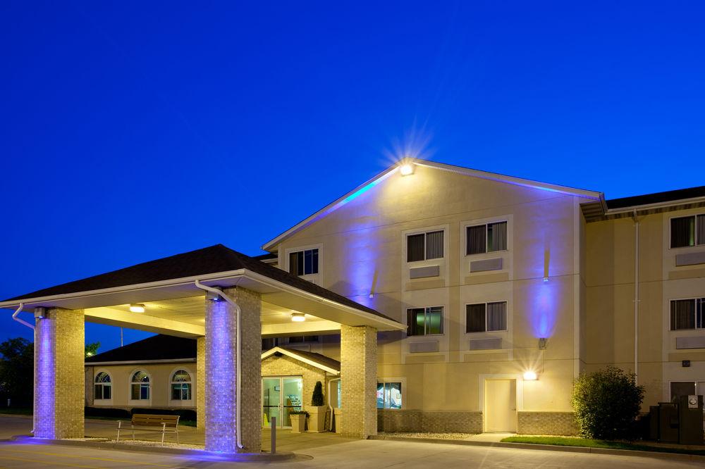 Comfort Inn & Suites Near Route 66 Lincoln Eksteriør billede